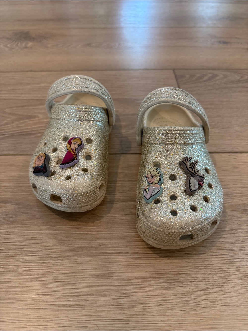 Girls glitter clog with frozen charms